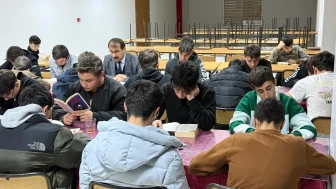 Artvin'de Ailece Kitap Okuma Saati Etkinliği Binlerce Katılımcıyla Başladı