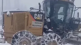 Şalpazarı'nda karla mücadele çalışmaları aralıksız sürüyor, ulaşım güvenliği ön planda!