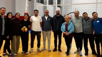 Trabzon’da Kurumlar Arası Dostluk Maçı: Voleybol Turnuvası Öncesi Keyifli Buluşma