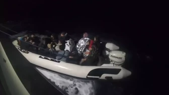 İzmir'de 56 düzensiz göçmen sahil güvenlik tarafından yakalandı!