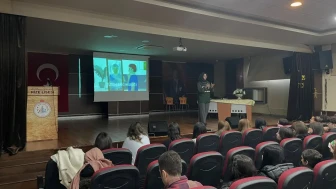 Rize'de gençlere tütün bağımlılığına karşı farkındalık eğitimi gerçekleştirildi