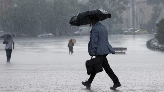 Hafta sonu hava alarmı: Türkiye genelinde yağış ve rüzgar şiddetlenecek