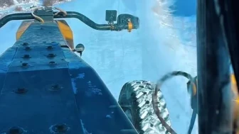 Karayazı'da karla mücadele çalışmaları 7/24 devam ediyor, sürücülere uyarılar yapıldı