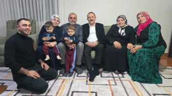 Başkan Koçal, Umre'den dönen Kukul çiftini ziyaret etti