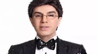 Rizeli Sanatçı Yılmaz Morgül Evlerinin Önünde Kaza Geçirdi: Ayağı Kırıldı