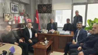 Selami Altınok Hasırhan Pasajı esnafıyla bir araya gelerek beklentileri dinledi