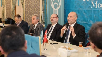 Afrika Uzmanı Kavas, Erzurum'da İrfan Meclisi'nde Türkiye-Afrika ilişkilerini değerlendirdi