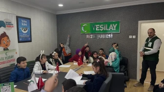 Rize Yeşilay'dan öğrencilere teknoloji bağımlılığına karşı farkındalık eğitimi