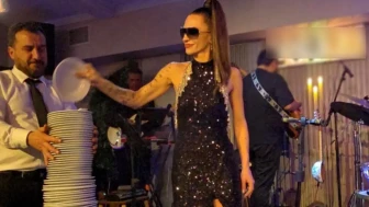 Tabaklar Yerde Değil, Havada Çarpıştı: Gözlük Detayı Olayın Seyrini Değiştirdi!