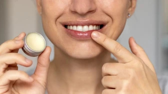 Dudak Kuruluğu ile Mücadelede Nemlendiriciye Gerek Kalmadan Uygulayabileceğiniz Etkili Yöntemler!