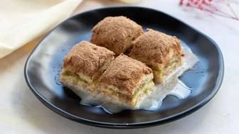 Evde Kolayca Yapabileceğiniz Pastane Usulü Soğuk Baklava Tarifi!