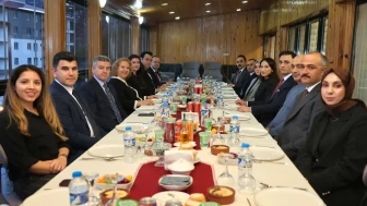 Artvin'de İdareciler Günü'nde mülki amirlere başarı belgeleri verildi