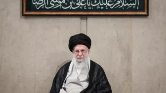 İran'dan Şok Eden Gelişme: Hamaney Ülkeyi Bırakıp Oğluna Devretti!