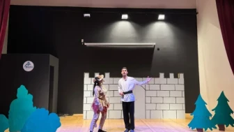 Maçka'da 'Çizmeli Kedi' Tiyatrosu, Minik İzleyicilere Neşe Saçtı