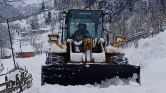 Şalpazarı'nda Karla Mücadele Çalışmaları 7/24 Devam Ediyor