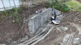 Sürmene'de Taşkın Kontrol İnşaatı ile Su Baskınlarına Karşı Önlem Alınıyor