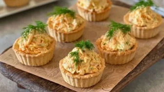 Çay Saati İçin Eşsiz Bir Atıştırmalık: Kabaklı ve Dereotlu Tartolet Tarifi!