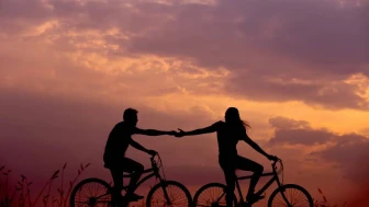 Sevgiliyi Rehbere Kaydetme Önerileri: En Güzel, Romantik ve Komik Fikirler