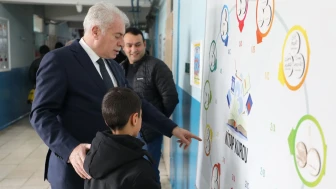 Bayburt'ta 14 bin öğrenci karne sevinciyle yarıyıl tatiline girdi