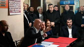 Karacabey Belediye Başkanı, kırsal mahalleler için yeni imar planlarını halkla paylaşıyor