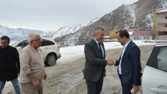 İspir Kaymakamı Poçanoğlu Halk Eğitim Merkezini ziyaret ederek eğitim faaliyetlerini inceledi