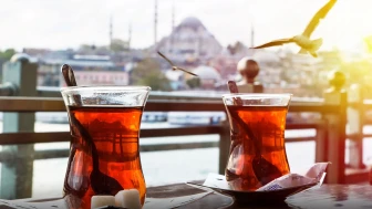 Çayda toz ve hile iddiaları artarken uzmanlar uyarıyor: Dökme çaydan uzak durun!