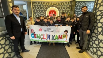Rize'de Gençliğe Değer Kampı: Öğrenciler Tatillerini Verimli Geçirdi