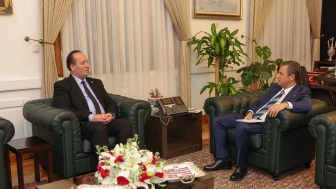 CHP Genel Başkanı Özel’den Milletvekili Akay’a Çifte Görev