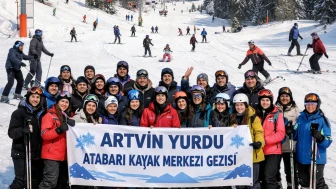 Artvin Yurdu Öğrencileri Atabarı Kayak Merkezi’nde Keyifli Bir Gün Geçirdi