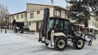 Pazaryolu'nda kar temizleme seferberliği: Ekipler durmaksızın çalışıyor!
