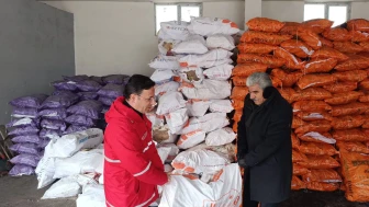 Kızılay, Erzurum'da kış yardımlarıyla ihtiyaç sahiplerine umut sunuyor