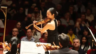 İzmir Devlet Senfoni Orkestrası, İki Usta Sanatçıyı Sahnesinde Ağırladı!
