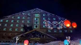 Kartalkaya faciasında yaşamını yitirenler otel önünde anıldı