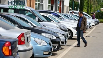 Yatırım Fonlarının Beklemede Kalan Sermayesi, Otomobil Pazarında Dalgalanmalara Yol Açtı!