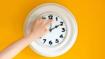 07:07 Saatinin Anlamı ve Çift Saatlerin Yorumu Nedir?