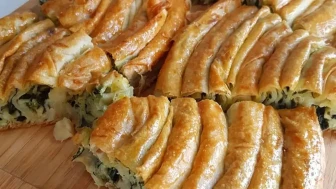 Ispanaklı El Açması Börek: Mutfakta Terapi Zamanı!