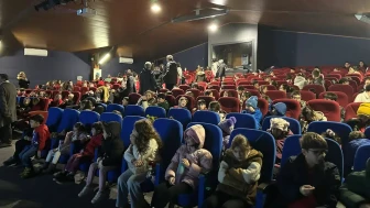 Fındıklı Belediyesi’nden 750 Öğrenciye Sinema Şöleni