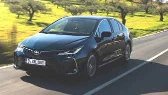 Toyota’nın Şubat Ayındaki İndirimlerle Satış Rekoru Kırıldı! Hibrit Araçların Yıldızı Parlıyor!