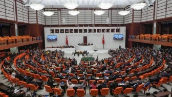 Yapay zeka listeledi: 2025 yılının en başarılı 15 milletvekili belli oldu