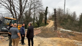 Arhavi’de Yol Çalışmaları Hız Kesmeden Sürüyor