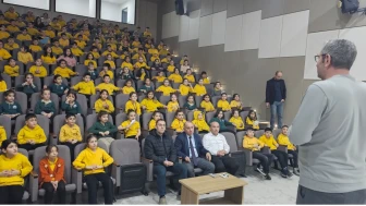 Kemalpaşa’da Tiyatro Gösterisiyle Değerler Eğitimi Desteklendi