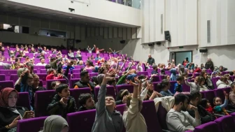 Minikler 'Ağustos Böceği ve Karınca' ile Hem Eğlendi Hem Öğrendi