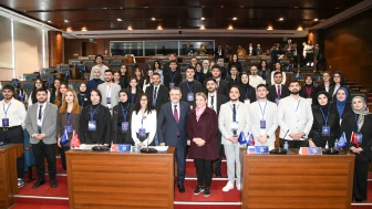 Trabzon’da Üniversitelilerden İki Devletli Çözüm Mesaisi