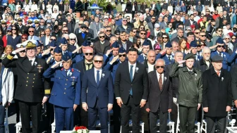 Fethiye, Hava Şehidi Fethi Bey'i 112. yılında kutladı; F-16’lar ve paramotorlar gökyüzünde görsel şölen sunuyor.