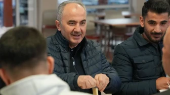 Rize Belediye Başkanı Rahmi Metin, Öğrencilerle Sahurda Buluştu