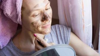 Peeling Uygulamalarının Cilt Üzerindeki Etkileri: Riskler ve Faydalar