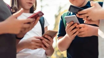 Sosyal Medya Kısıtlamaları Kapıda: Hedefte Kimler Var ve Yeni Yaş Sınırı Ne Olacak?