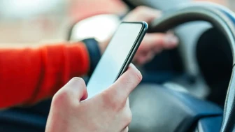 Trafikte Telefon Kullanımına Yüksek Ceza: 2026’nın Yeni Cezaları Belli Oldu!