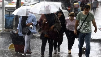 Yarın için şiddetli yağış uyarısı: Meteorolojik Kurumdan Acil Açıklama!