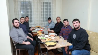 Vali Baydaş Sahurda Öğrencilerle Buluştu